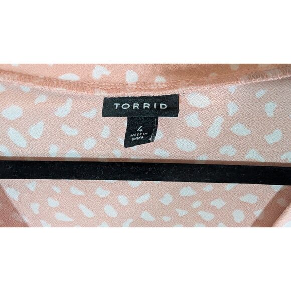 Torrid Women’s Size 4 Peach White Dot Print Short Sleeve Surplice Top Blouse - Picture 3 of 3